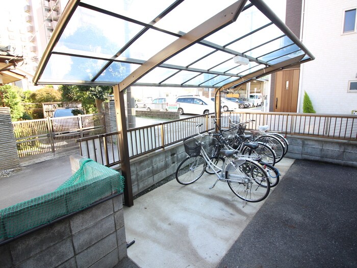 物件外観写真5　(駐輪場)