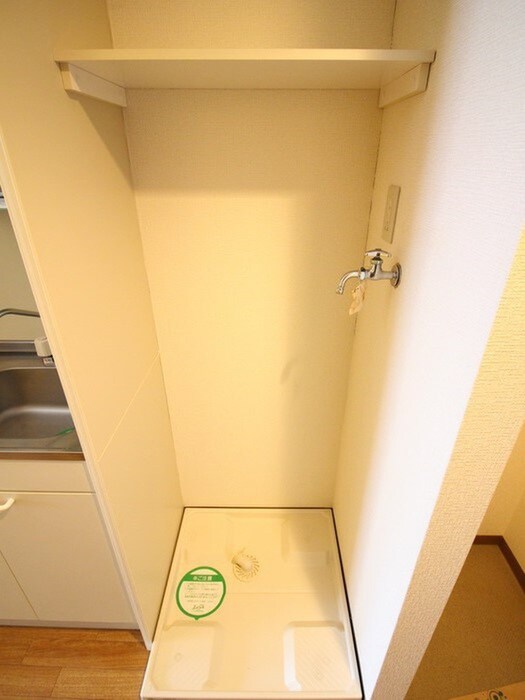 物件内観写真14　(洗濯機置場)