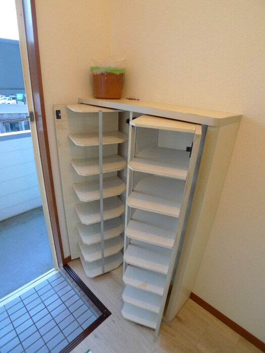 物件内観写真18　(靴箱)