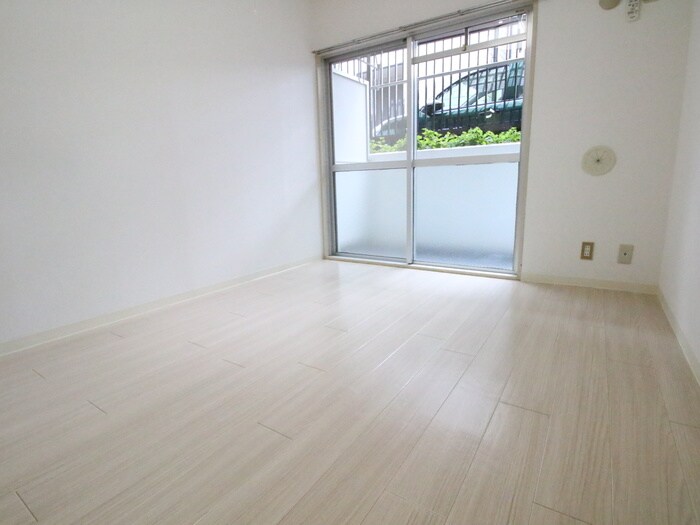 物件内観写真5　(居室)