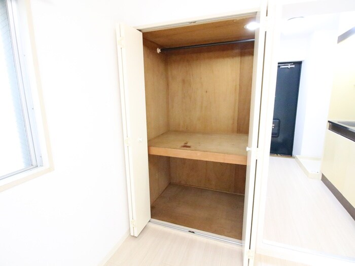 物件内観写真6　(収納)