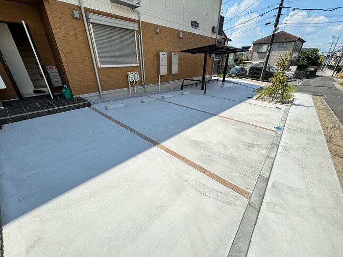 物件外観写真3　(駐車場)