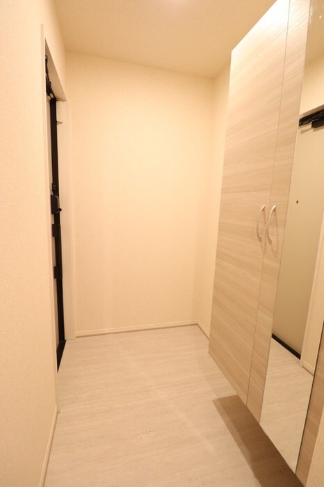 物件内観写真16　(玄関)