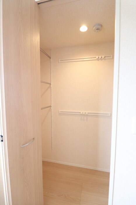 物件内観写真18　(収納)