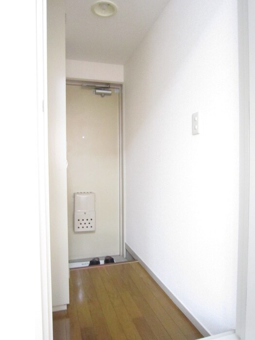 物件内観写真11　(廊下)