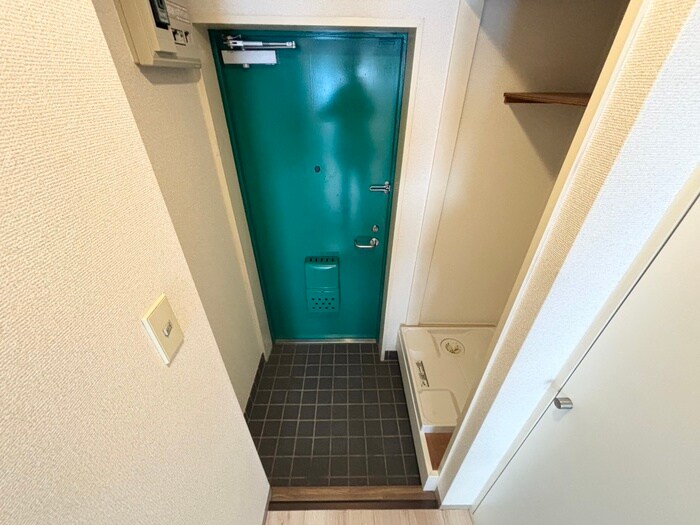 物件内観写真13　(玄関)