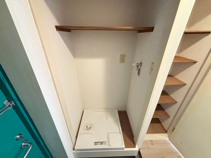 物件内観写真17　(洗濯機置場)