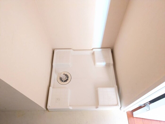 物件内観写真17　(洗濯機置場)