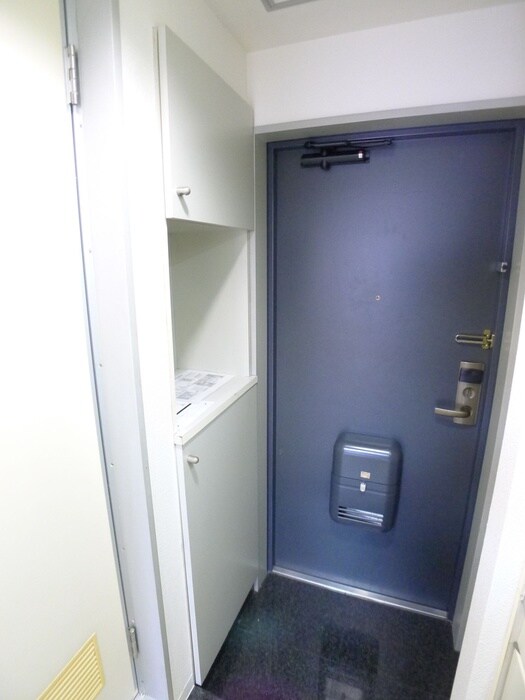 物件内観写真16　(玄関)