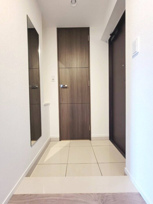 物件内観写真18　(玄関)