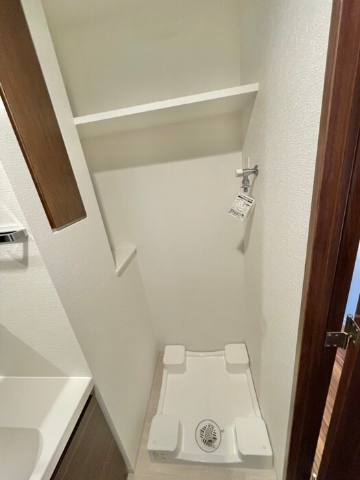 物件内観写真18　(洗濯機置場)