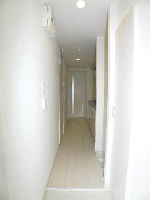 物件内観写真14　(玄関)