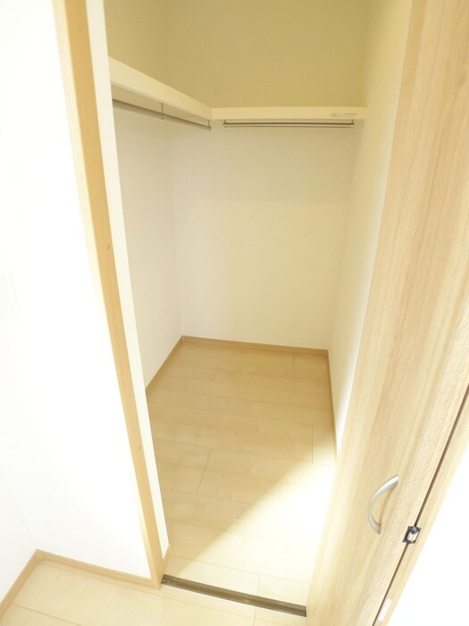 物件内観写真12　(収納)