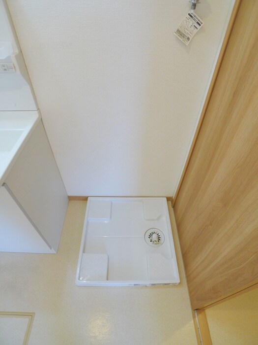 物件内観写真17　(洗濯機置場)