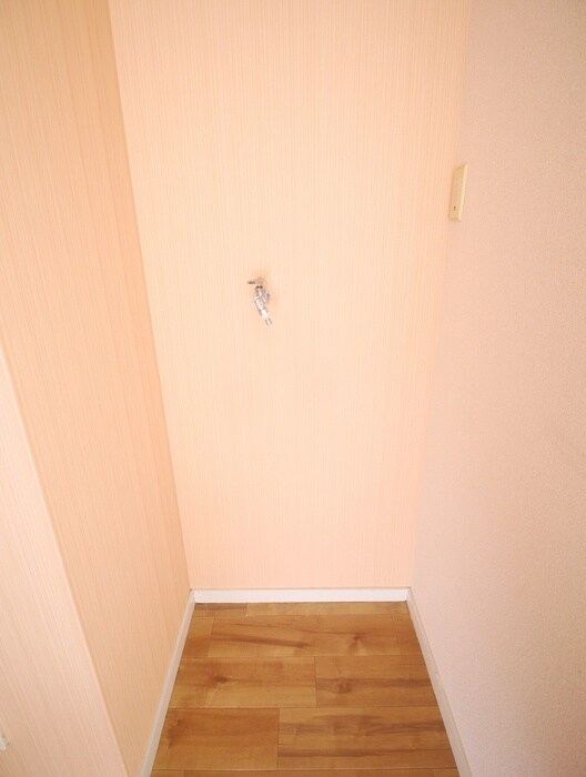 物件内観写真15　(洗濯機置場)