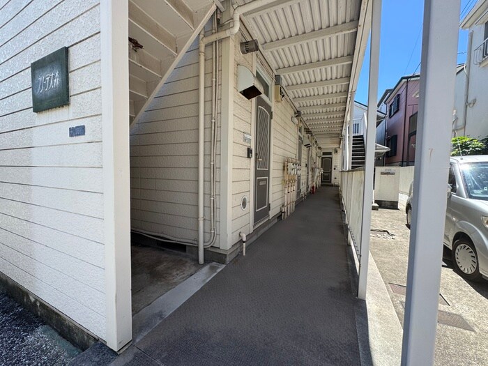 物件外観写真3　(エントランス部分)