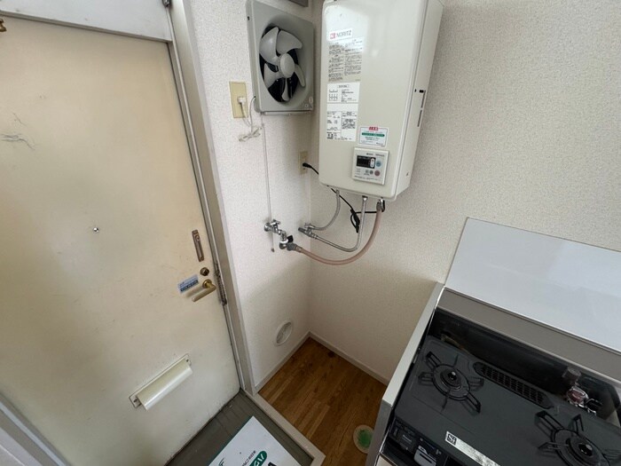 物件内観写真15　(洗濯機置場)