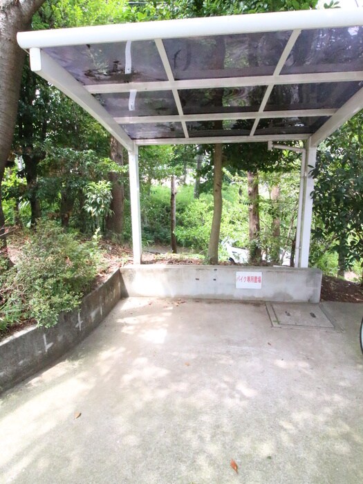 物件外観写真3　(駐輪場)