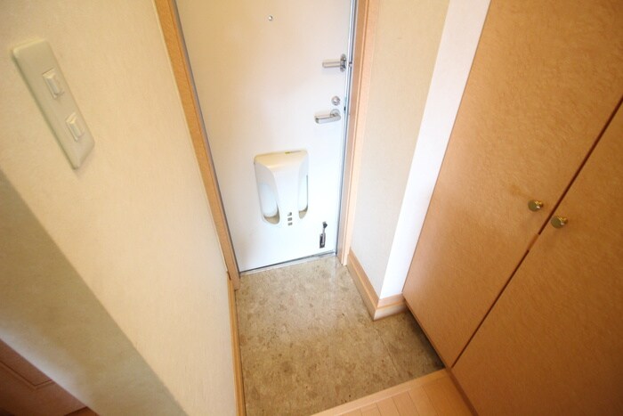 物件内観写真17　(玄関)