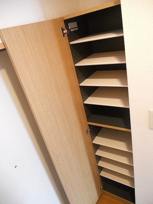 物件内観写真8　(靴箱)