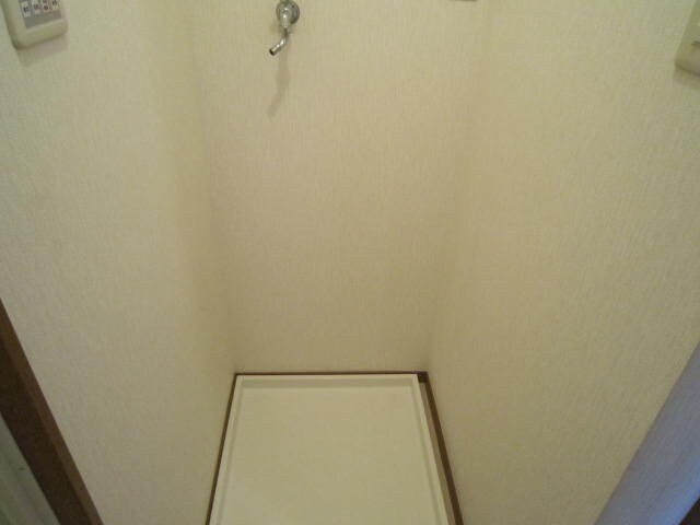物件内観写真15　(洗濯機置場)