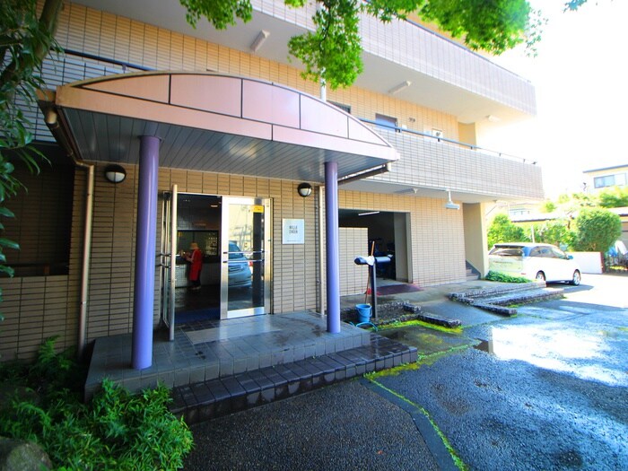 物件外観写真5　(エントランス部分)