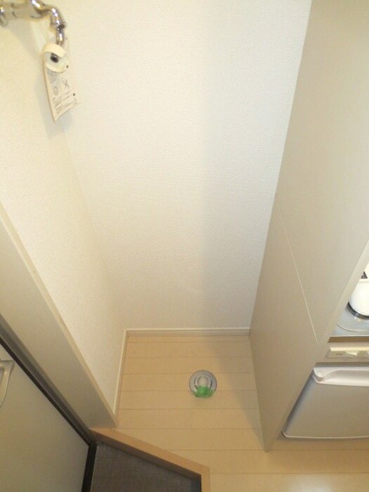 物件内観写真11　(洗濯機置場)