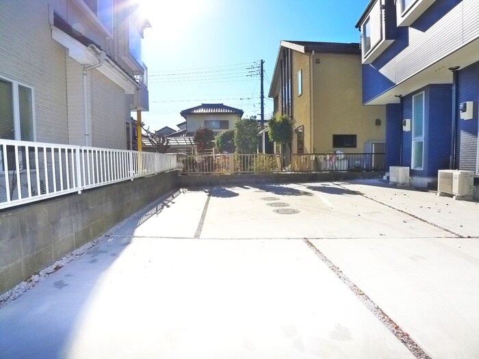 物件外観写真6　(エントランス部分)