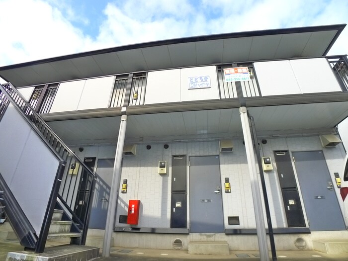 物件外観写真4　(エントランス部分)