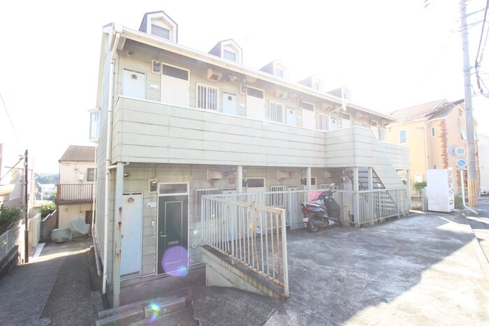 物件外観写真3　(エントランス部分)