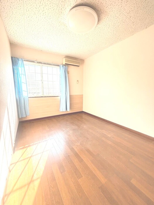 物件内観写真10　(居室)