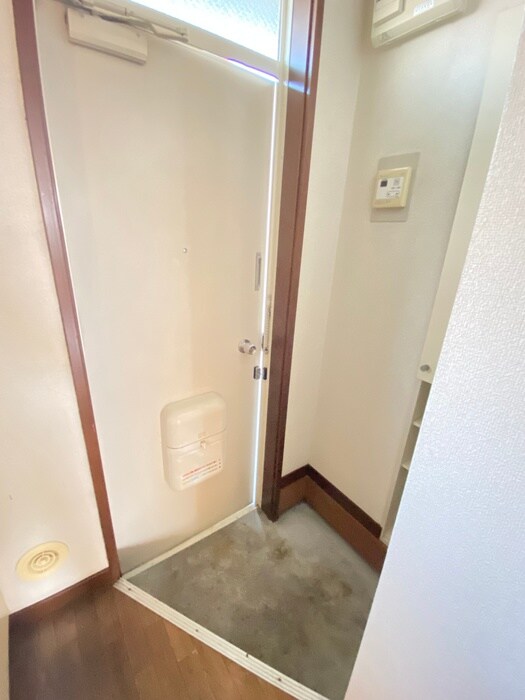 物件内観写真17　(玄関)