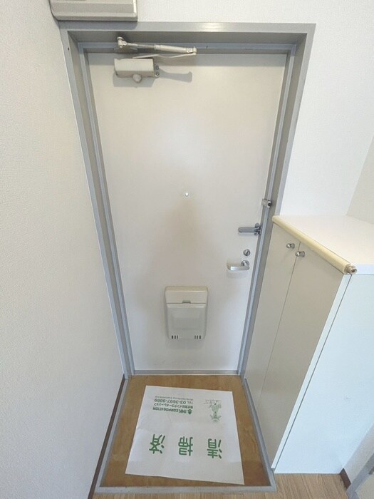 物件内観写真18　(玄関)