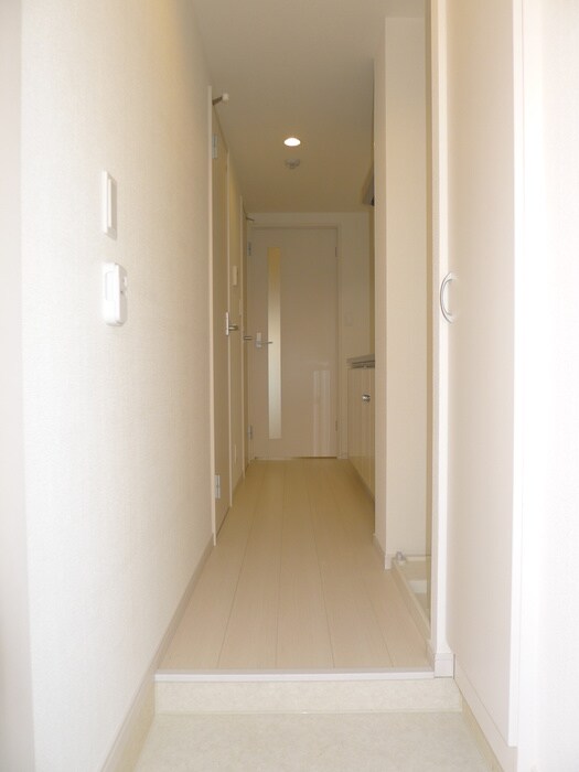 物件内観写真7　(玄関)