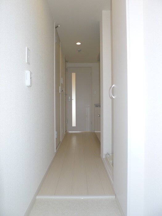 物件内観写真7　(玄関)