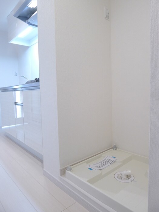 物件内観写真8　(洗濯機置場)