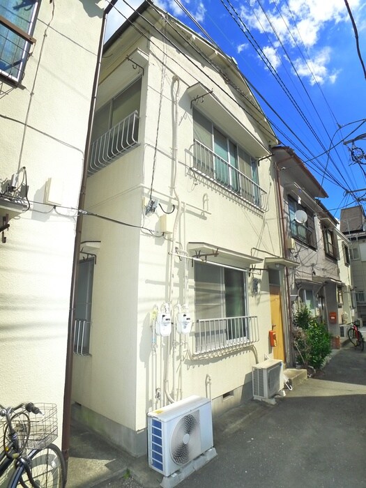 物件外観写真4　(エントランス部分)