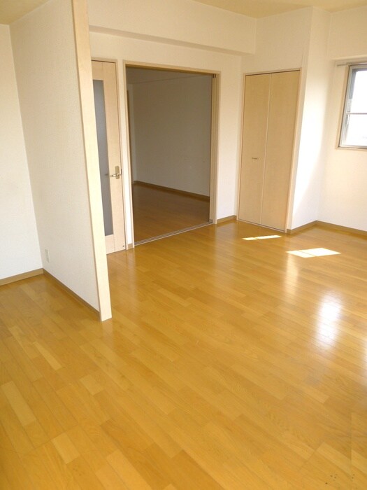 物件内観写真8　(居室)