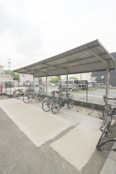 物件外観写真5　(駐輪場)