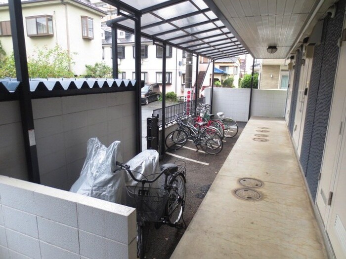 物件外観写真3　(駐輪場)