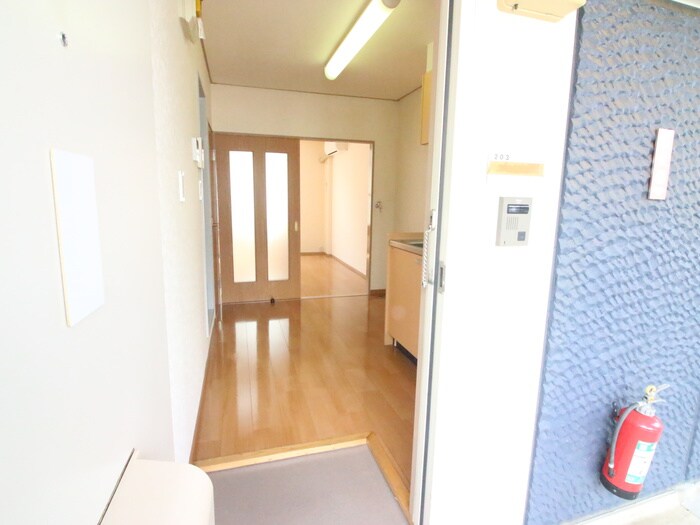 物件内観写真17　(玄関)