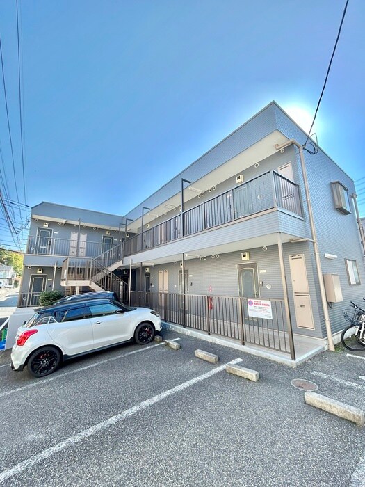 物件外観写真3　(駐車場)