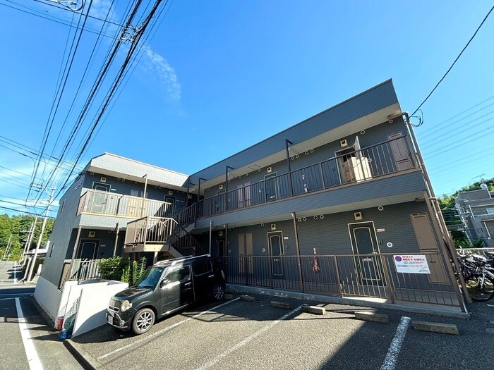 物件外観写真3　(エントランス部分)