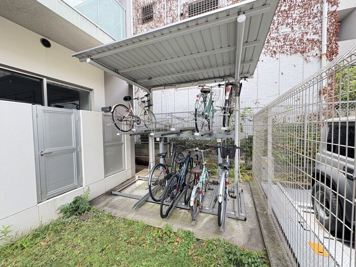 物件外観写真6　(駐輪場)