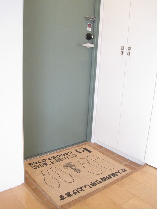 物件内観写真7　(玄関)