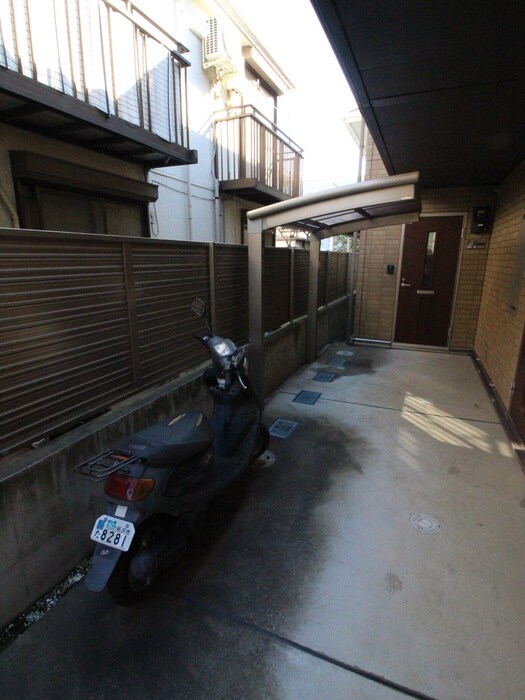 物件外観写真6　(駐輪場)