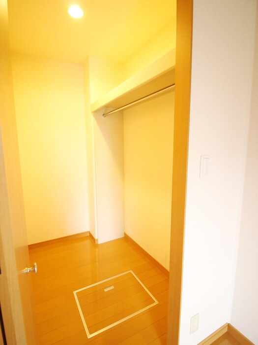 物件内観写真13　(収納)