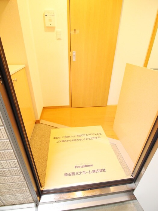 物件内観写真14　(玄関)