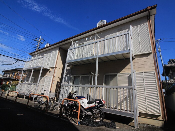 物件外観写真2　(バイク置き場)