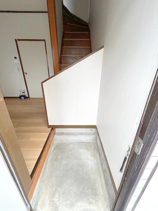 物件内観写真19　(玄関)